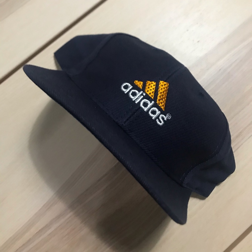 Vintage 90s DS‎ Adidas Spell Out Snapback Logo